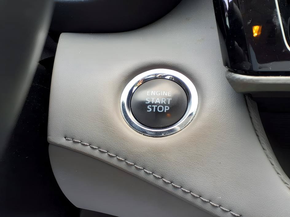 Used 2022 Toyota Highlander Platinum AWD/4WD image 23
