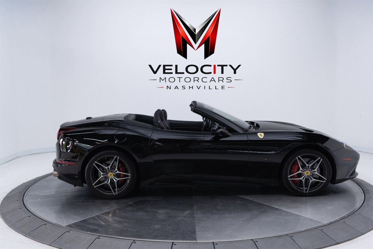 Used 2017 Ferrari California T RWD image 13
