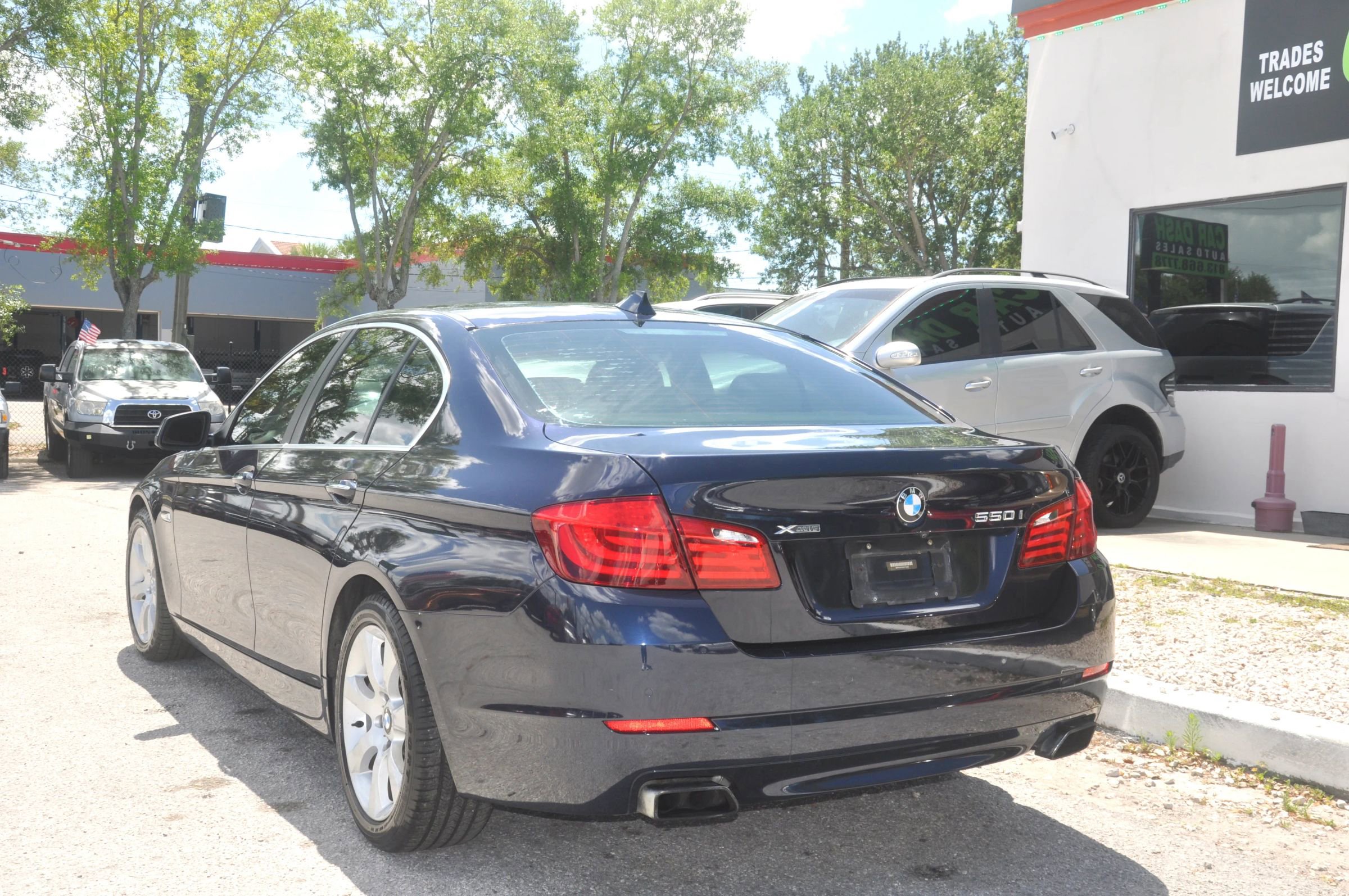 Used 2013 BMW 550i xDrive Sedan AWD/4WD image 12