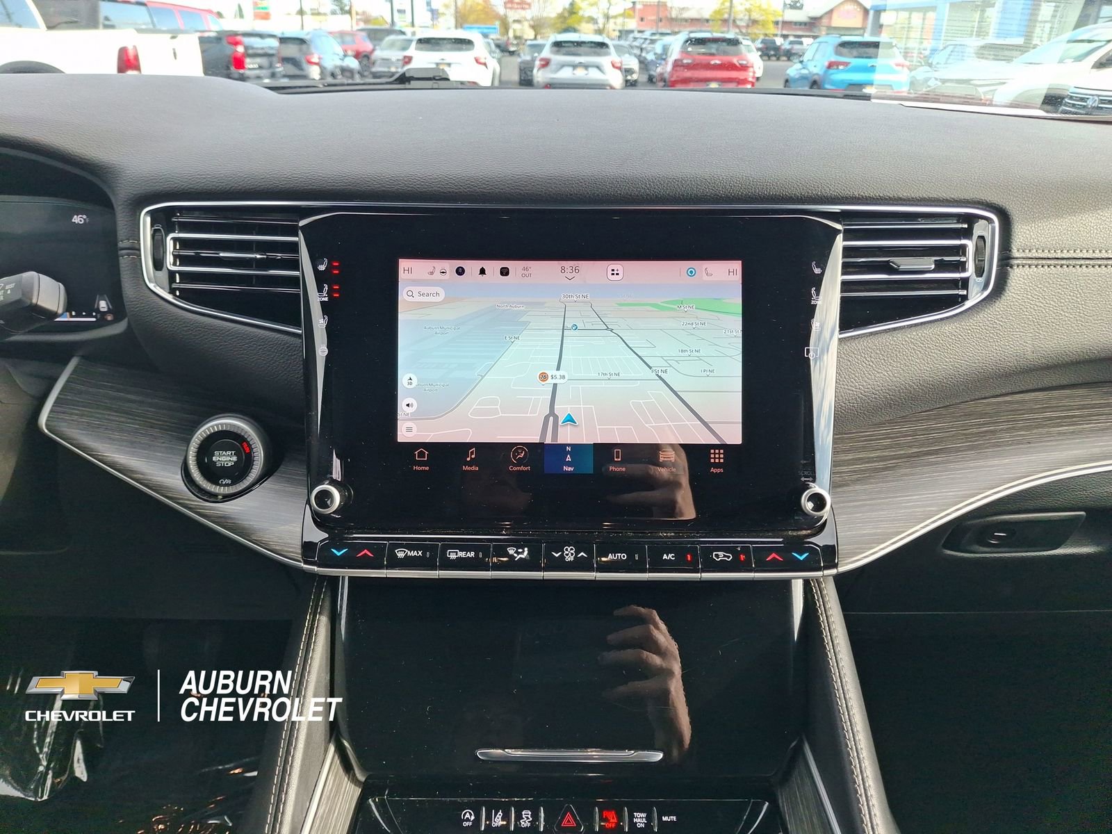 Used 2023 Jeep Wagoneer L Series II AWD/4WD image 11