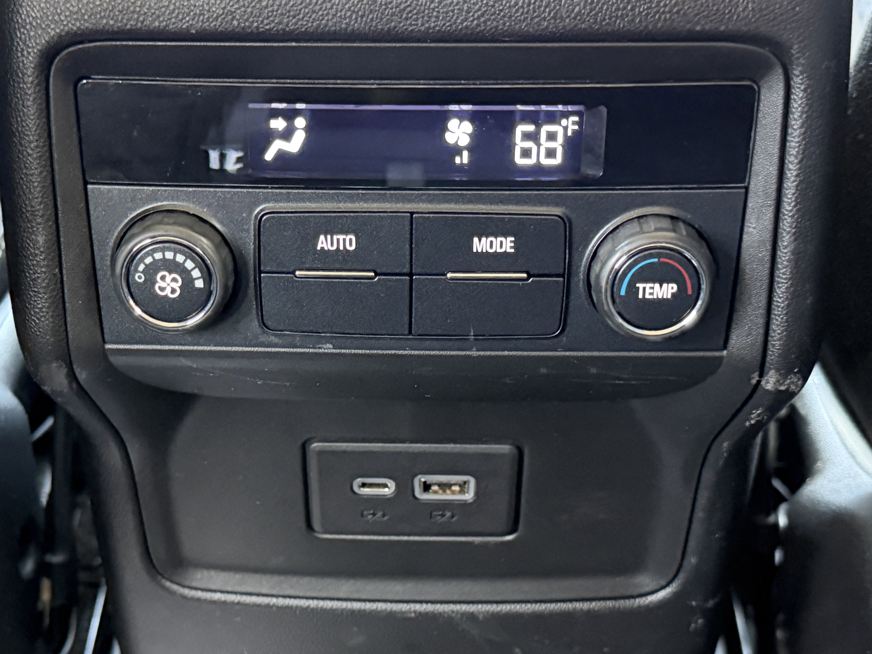 Used 2021 GMC Acadia SLE image 25