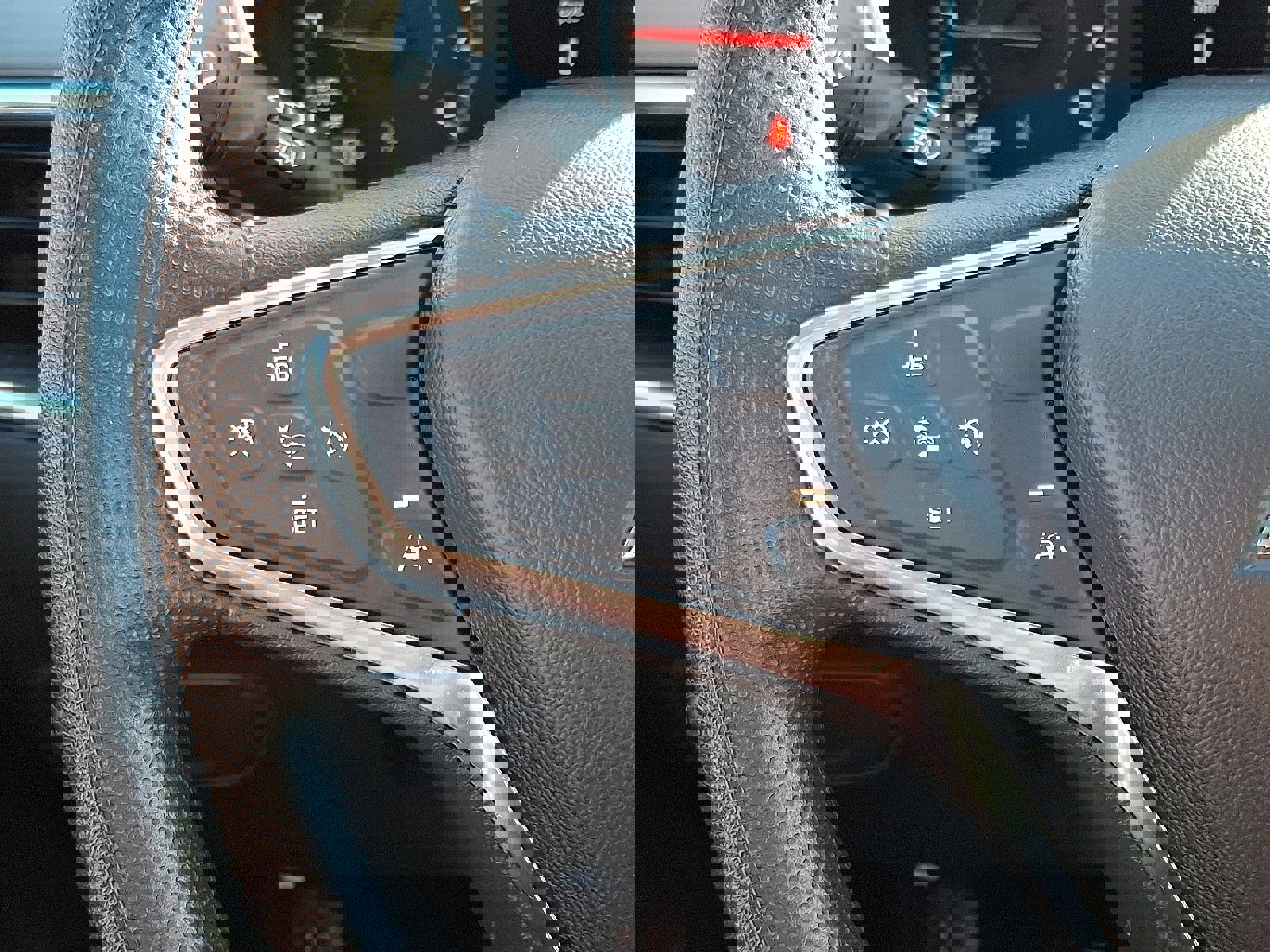 Used 2024 Chevrolet Equinox LS image 21