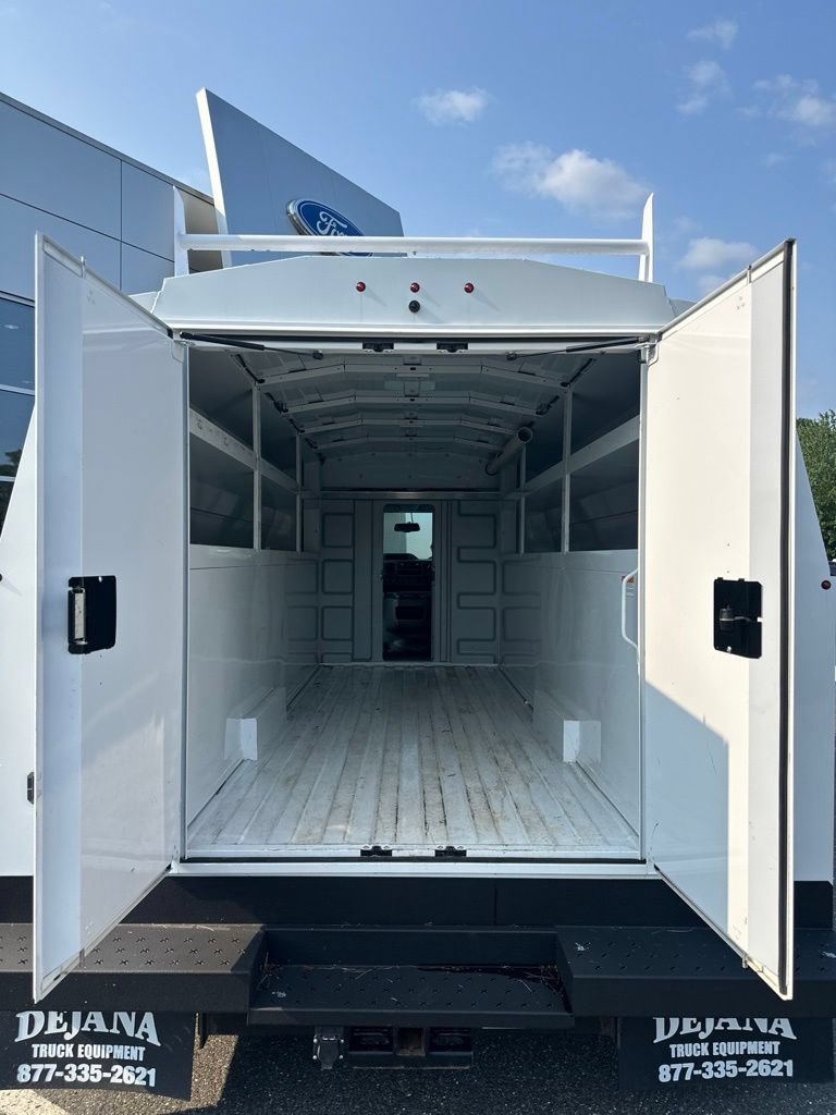 Used 2024 Ford E-450 and Econoline 450 Super Duty w/ Power Windows & Locks Group RWD image 7