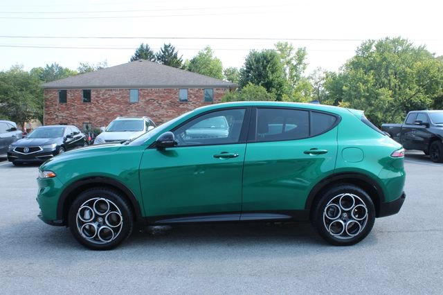 Used 2025 Alfa Romeo Tonale w/ Premium Package AWD/4WD image 5