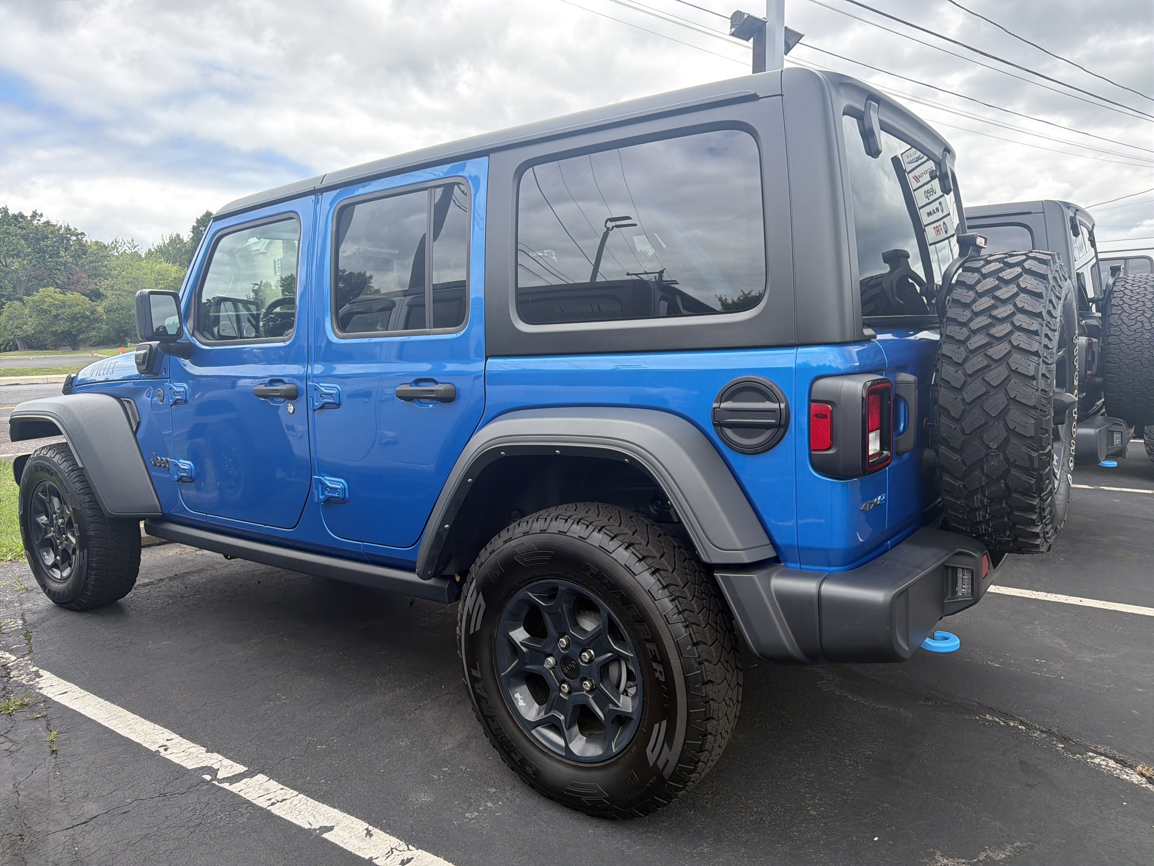 Certified 2023 Jeep Wrangler Unlimited w/ Convenience Group AWD/4WD image 5