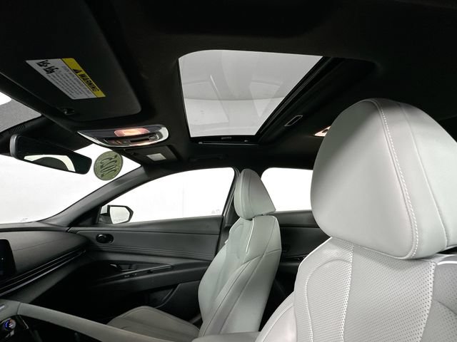 Used 2025 Hyundai Elantra Limited FWD image 21