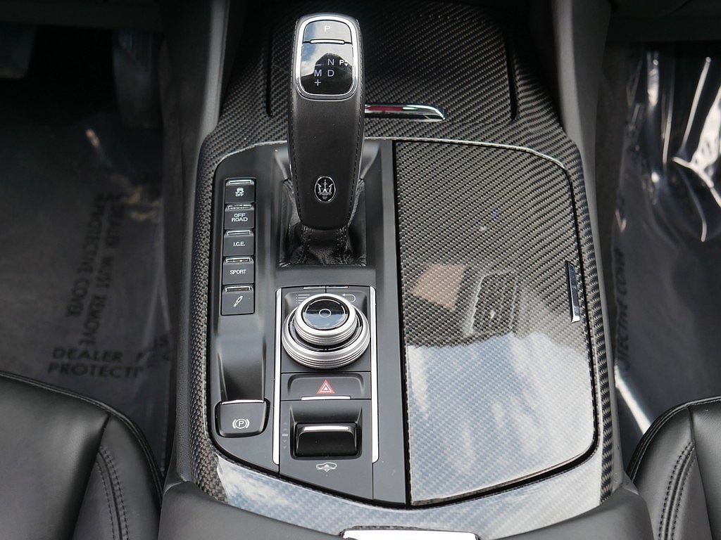 Used 2019 Maserati Levante GranLusso AWD/4WD image 23