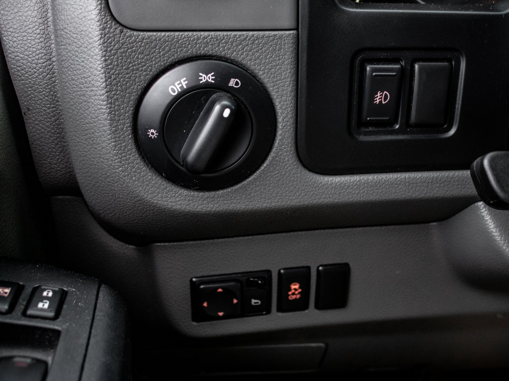 Used 2017 Nissan NV 3500 SL image 23