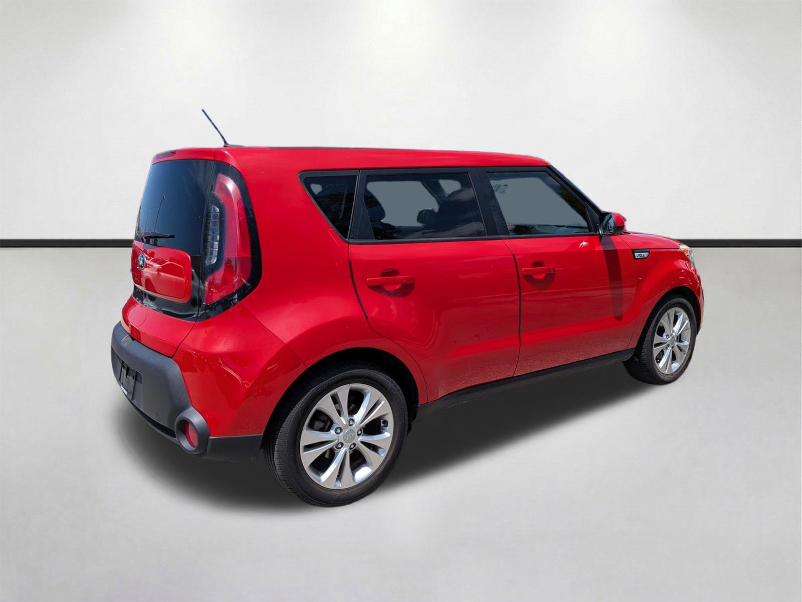 Used 2015 Kia Soul + FWD image 4