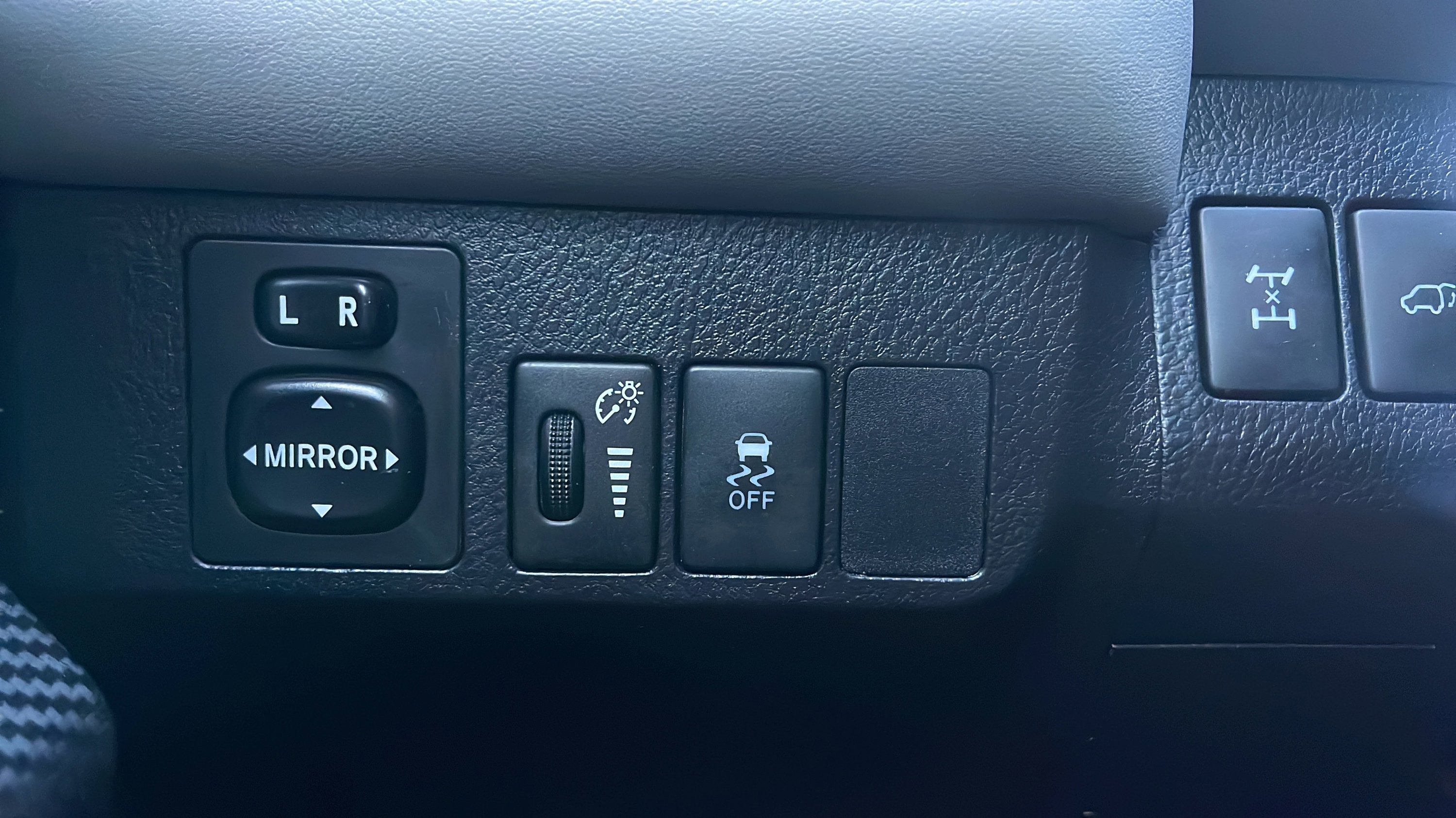 Used 2015 Toyota RAV4 XLE AWD/4WD image 20