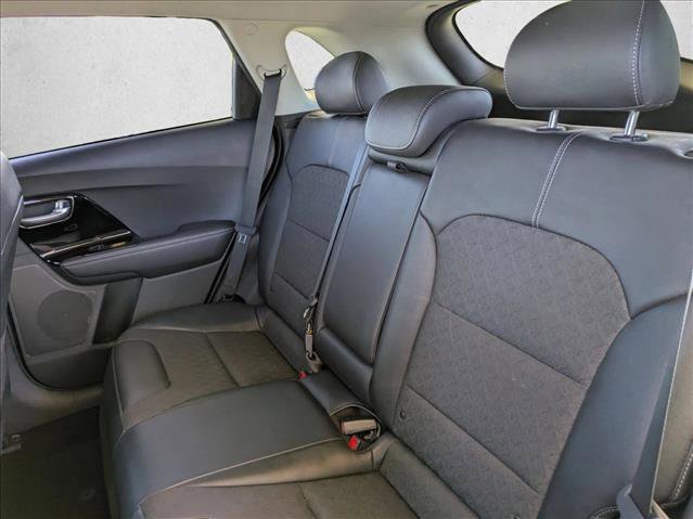 Used 2022 Kia Niro EX image 17