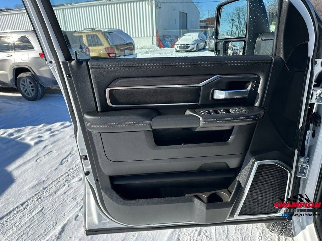Used 2025 RAM 2500 Laramie w/ Night Edition image 16