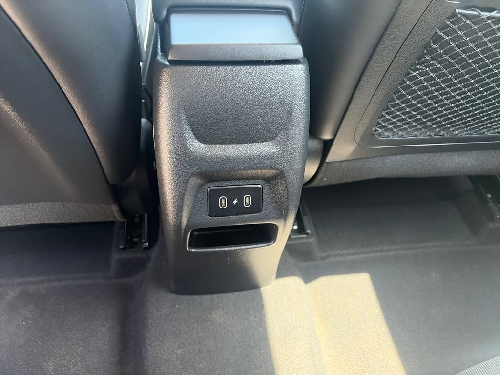 Used 2025 Hyundai Venue Limited FWD image 31