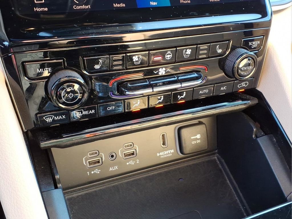 Used 2022 Jeep Grand Cherokee Limited 4xe w/ Luxury Tech Group II image 11