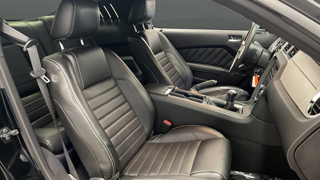 Used 2010 Ford Mustang GT RWD image 20