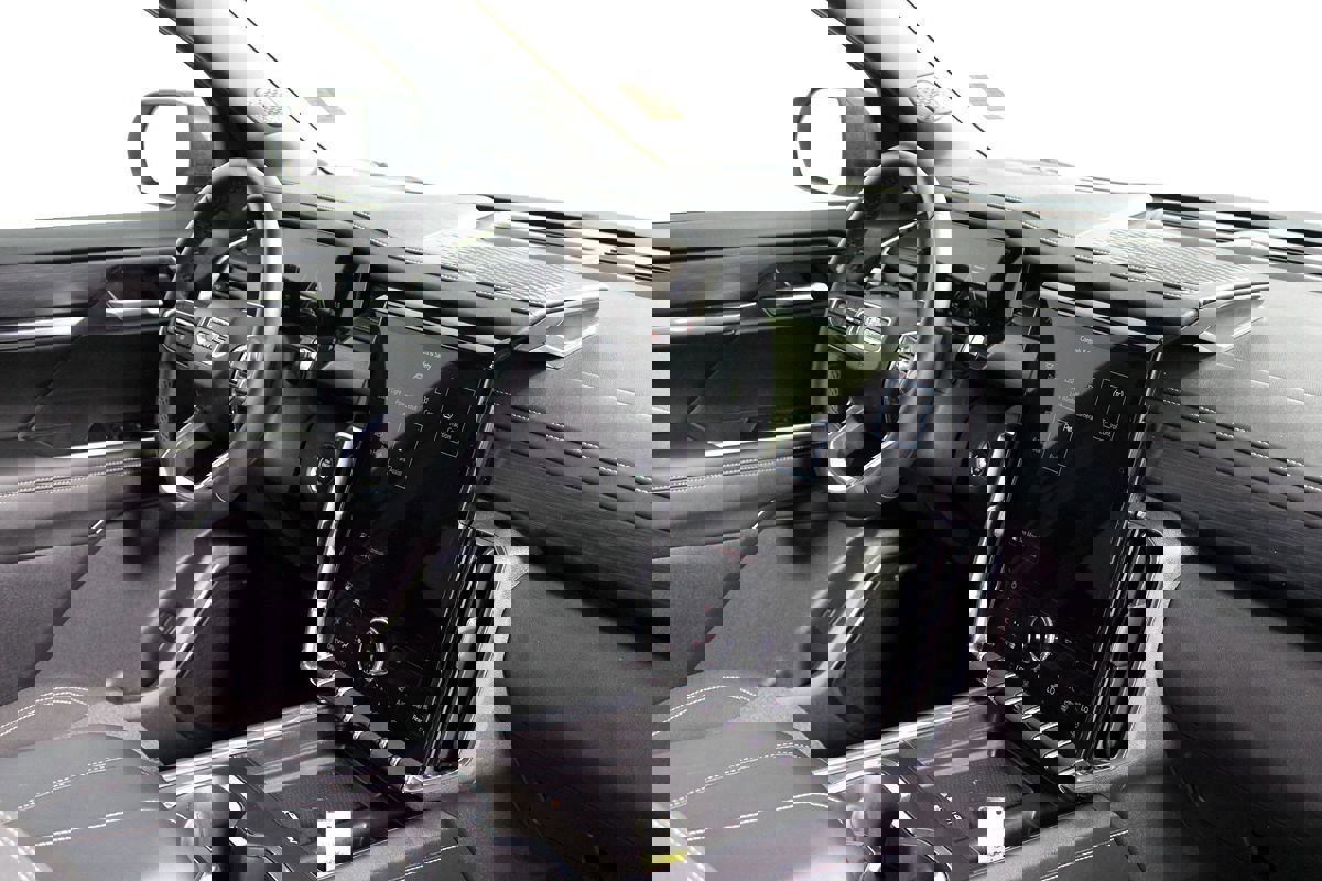 Used 2025 GMC Acadia Elevation image 14