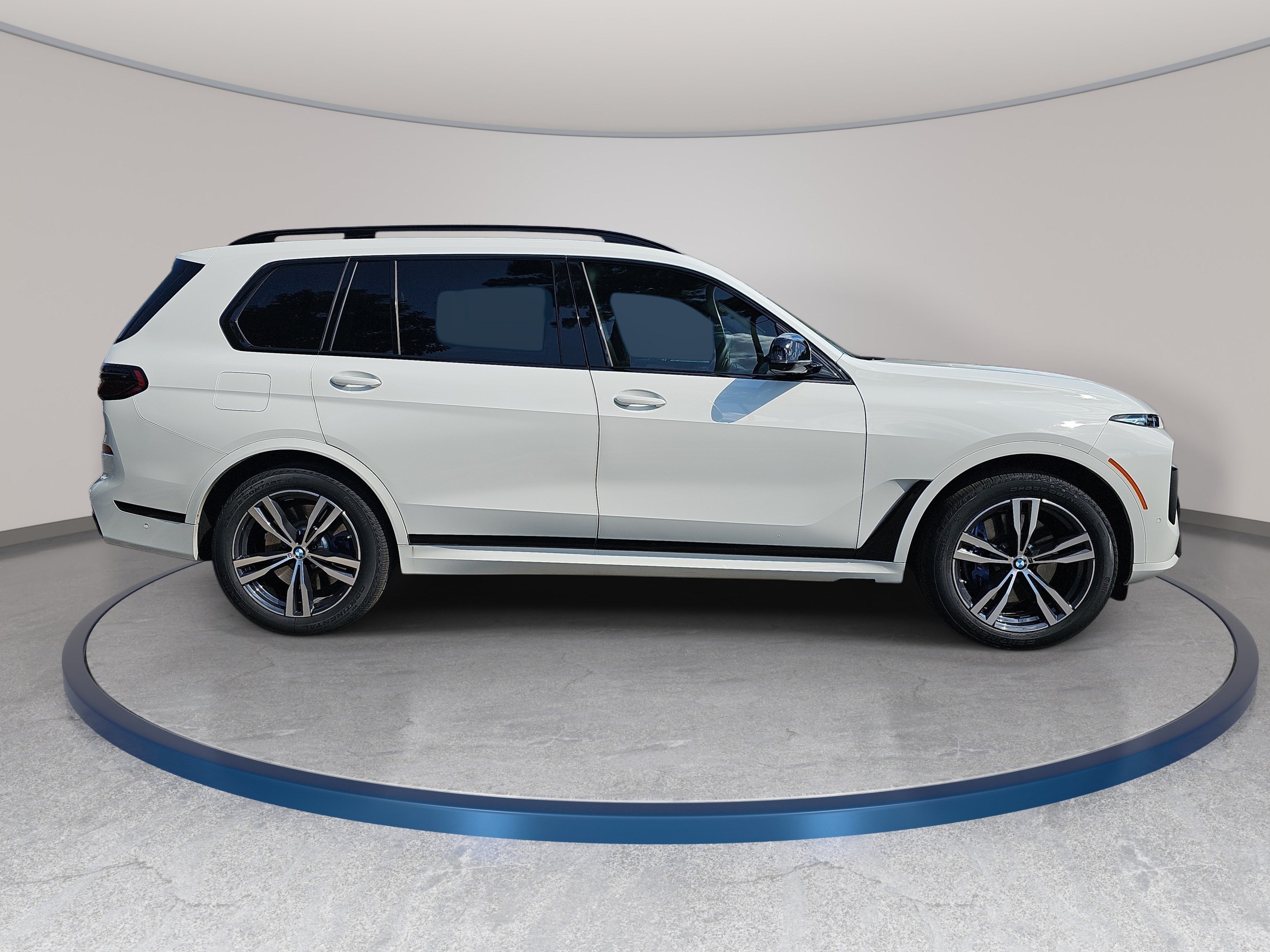 Certified 2025 BMW X7 M60i w/ Executive Package AWD/4WD image 5