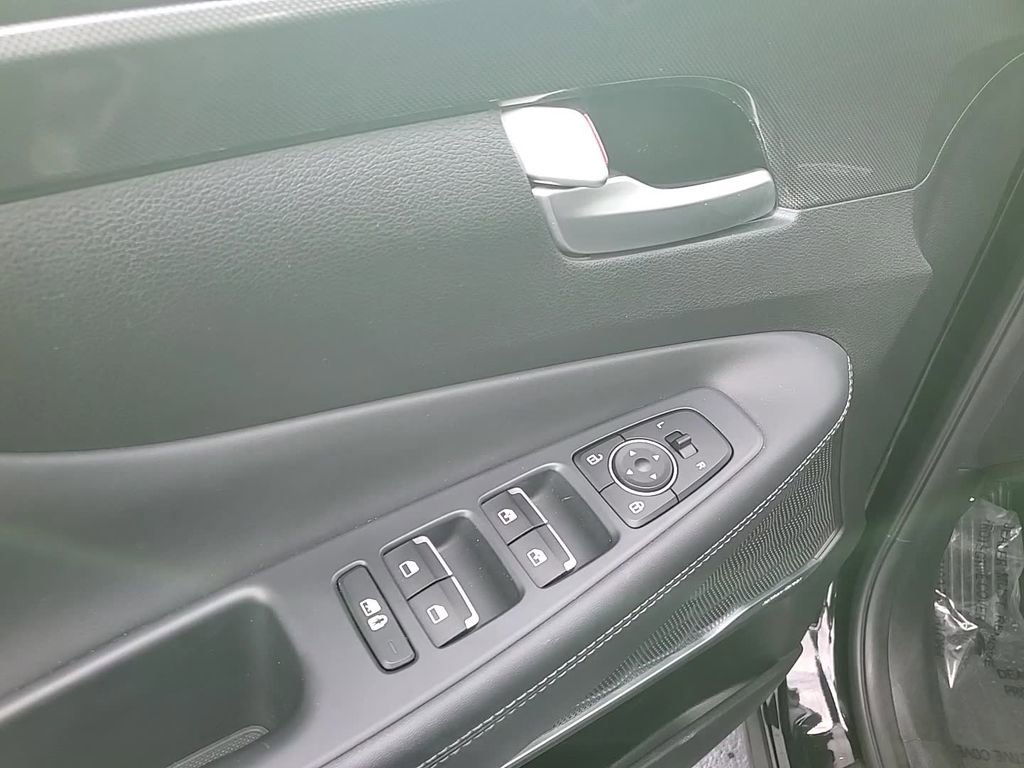 Used 2022 Hyundai Santa Fe SEL w/ Convenience + Premium Package image 13