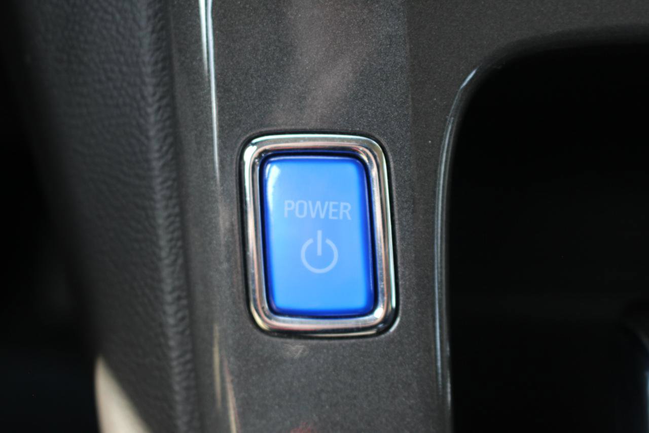 Used 2015 Chevrolet Volt FWD image 23