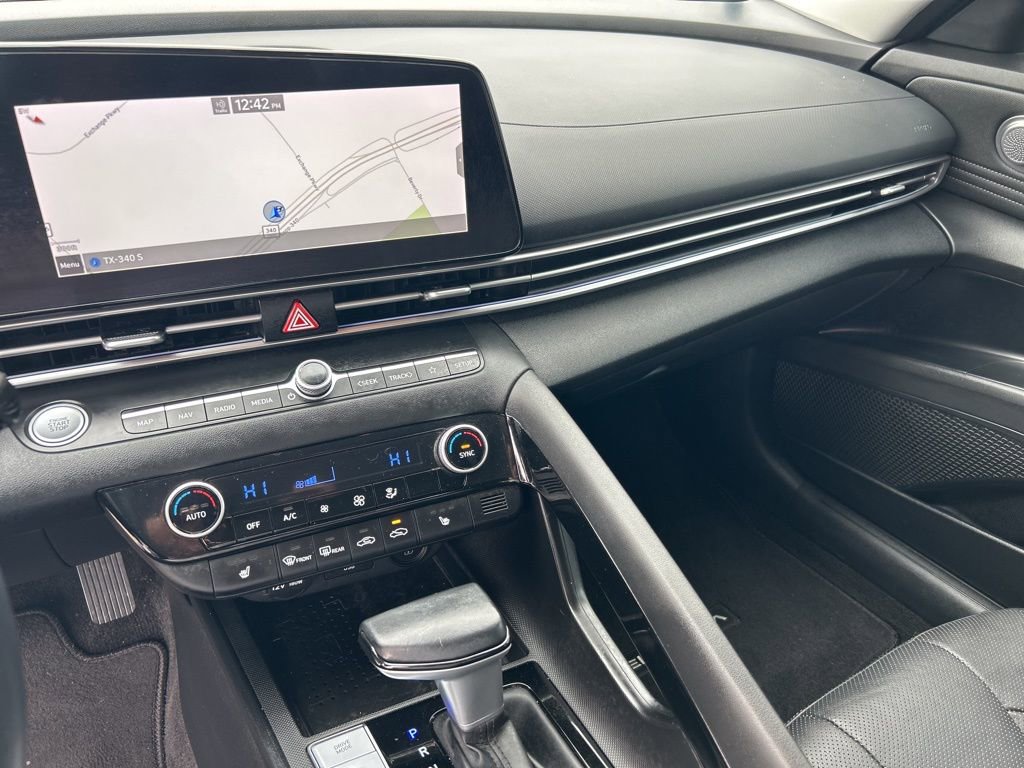 Used 2022 Hyundai Elantra Limited image 25