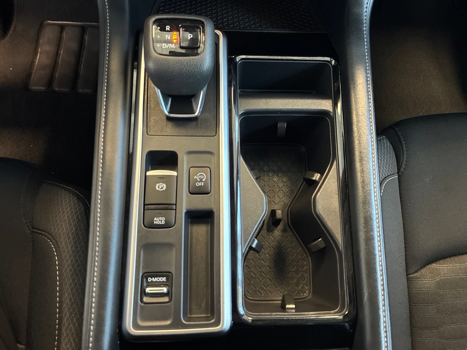 Used 2025 Nissan Pathfinder SV FWD image 24