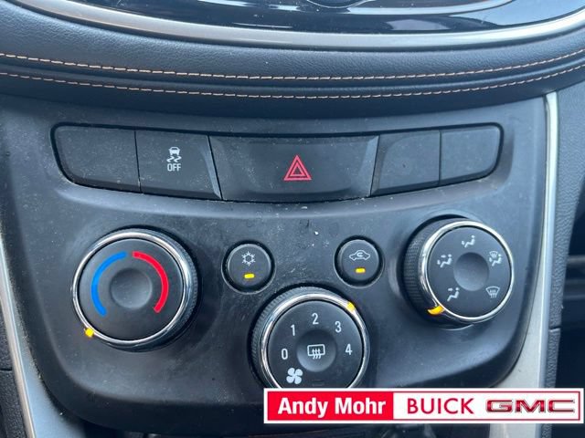 Used 2018 Chevrolet Trax LT w/ LT Convenience Package FWD image 26