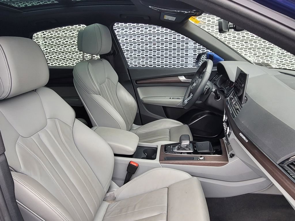 Used 2023 Audi Q5 2.0T Premium w/ Convenience Package image 17