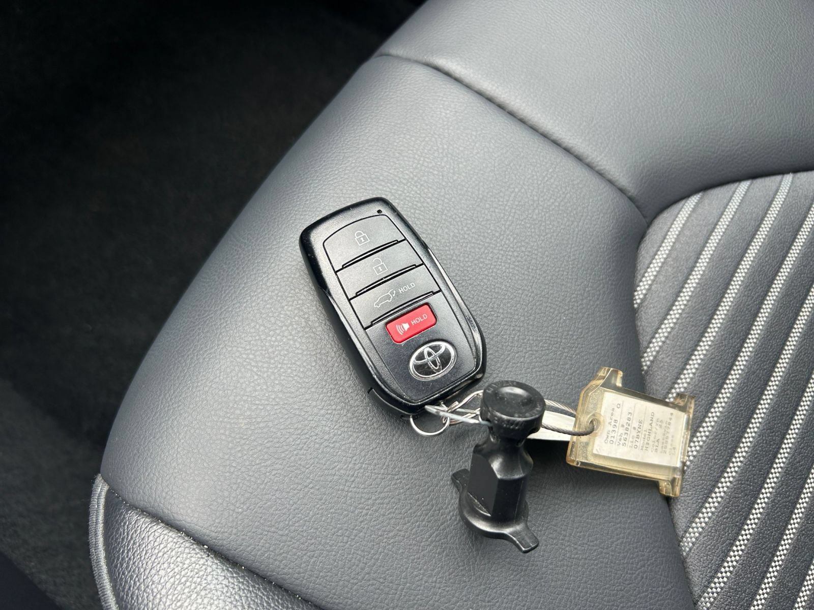 Used 2025 Toyota Highlander XSE AWD/4WD image 18