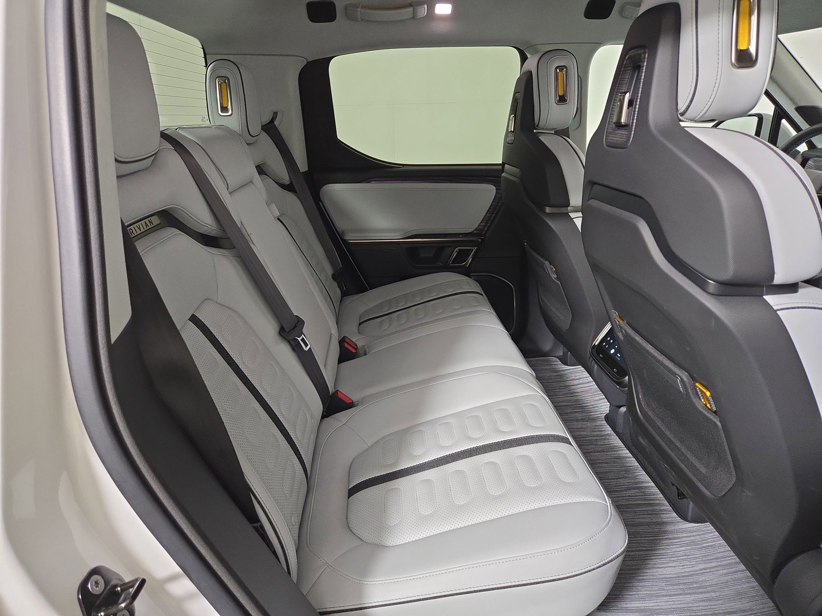 Used 2022 Rivian R1T Adventure image 22