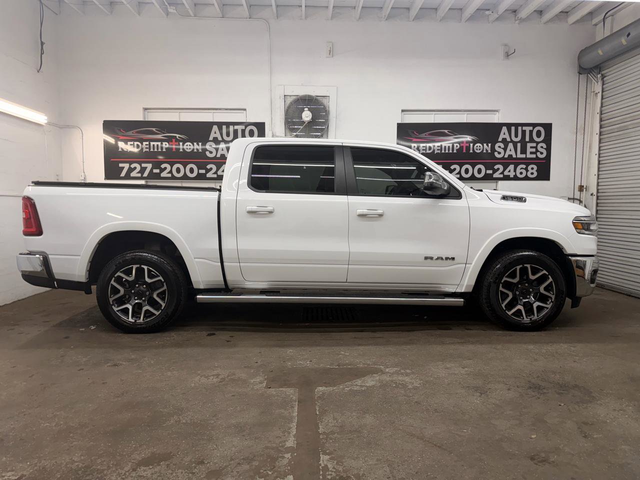 Used 2025 RAM 1500 Laramie AWD/4WD image 6