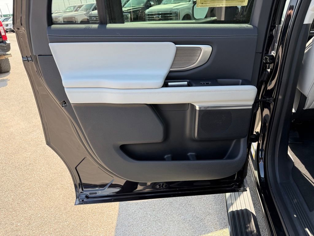Used 2025 Ford Expedition Max Platinum image 12