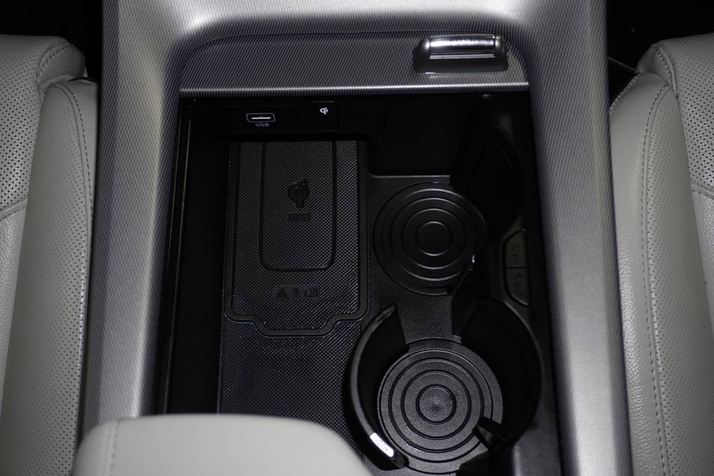 Used 2023 Hyundai Palisade Limited w/ Cargo Package image 25