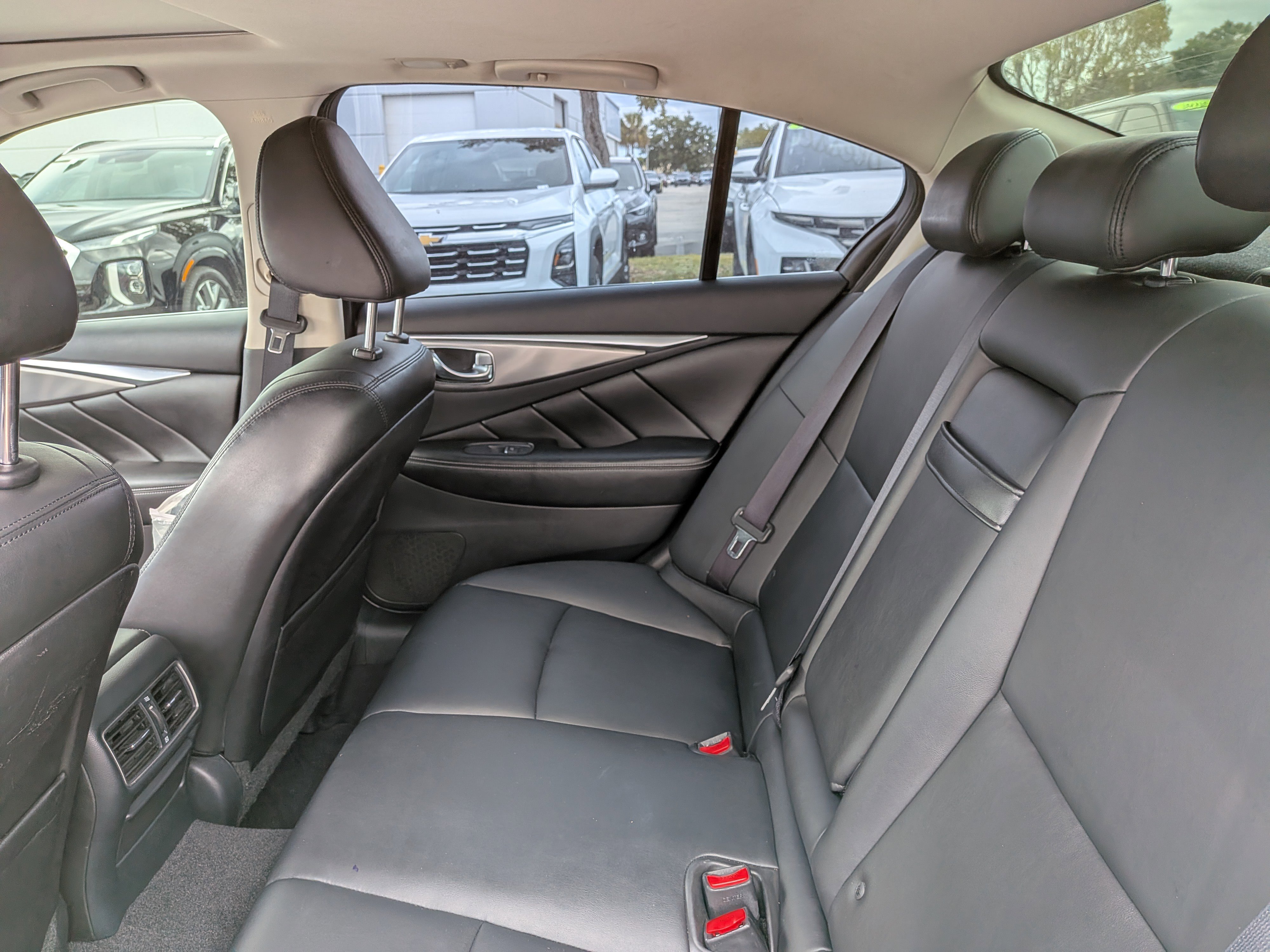 Used 2016 INFINITI Q50 Premium AWD/4WD image 14