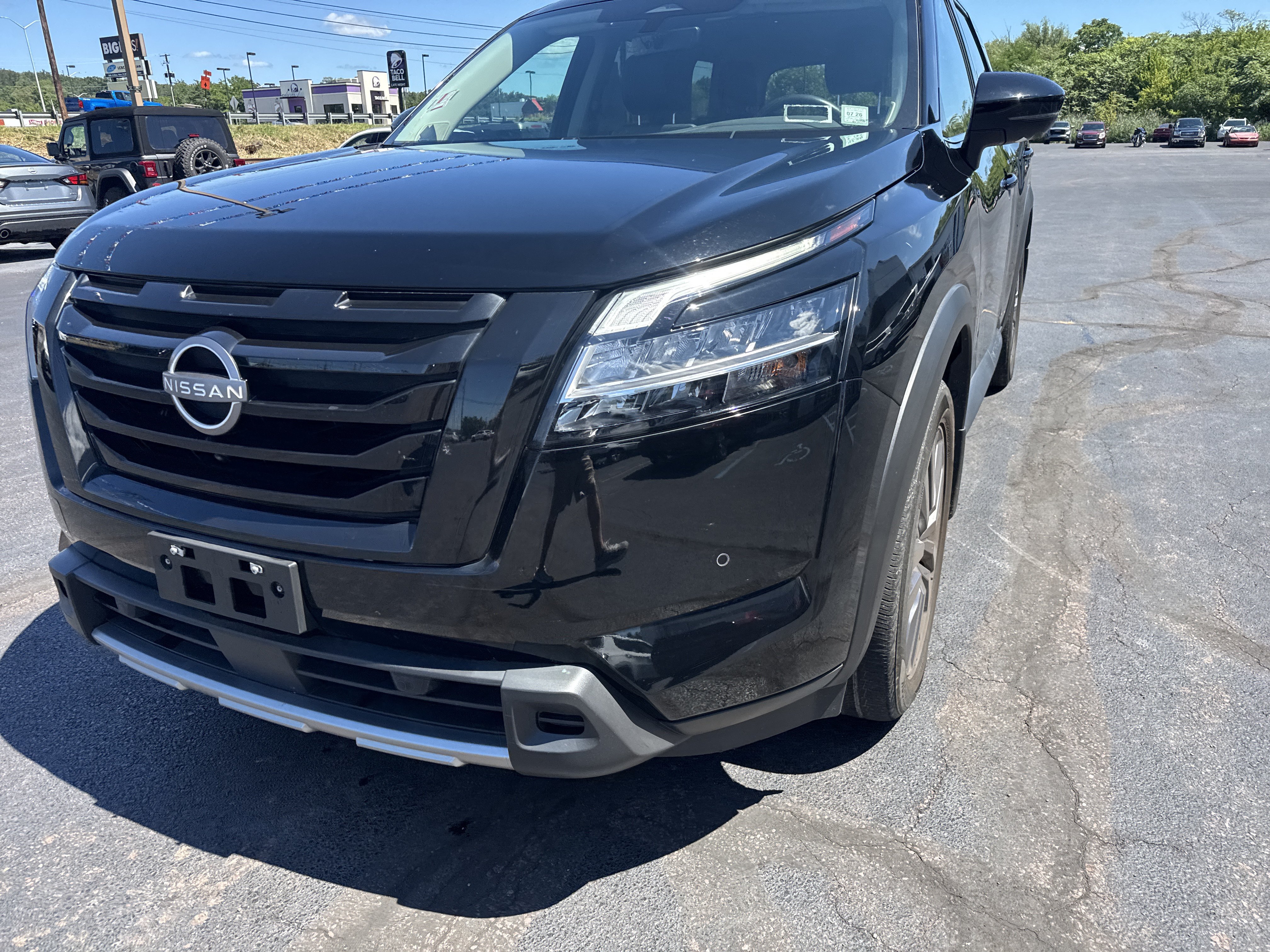 Used 2023 Nissan Pathfinder SL w/ SL Premium Package AWD/4WD image 10