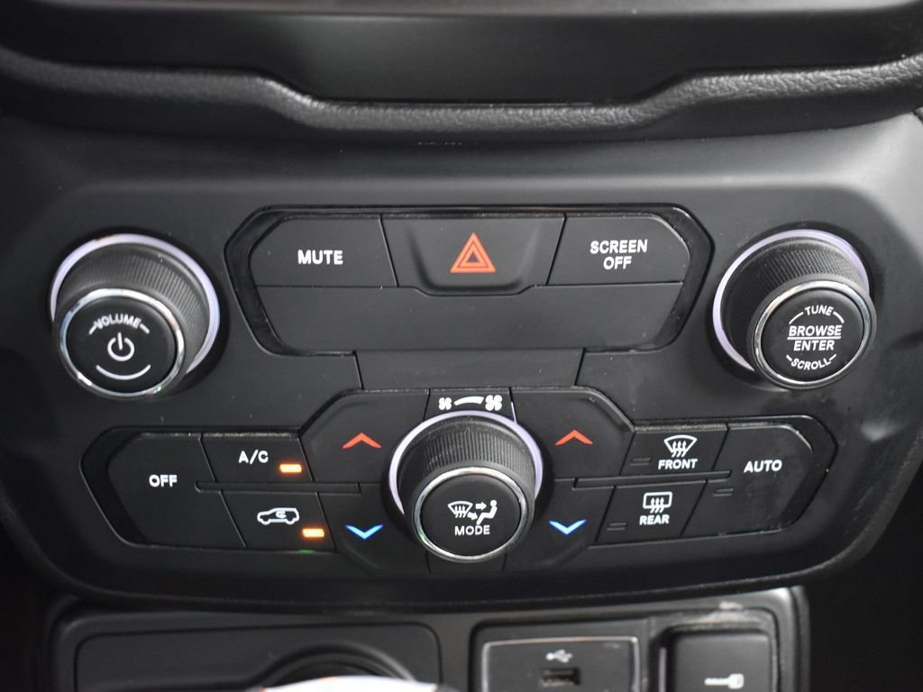 Used 2020 Jeep Renegade Limited w/ Trailer Tow Group image 23