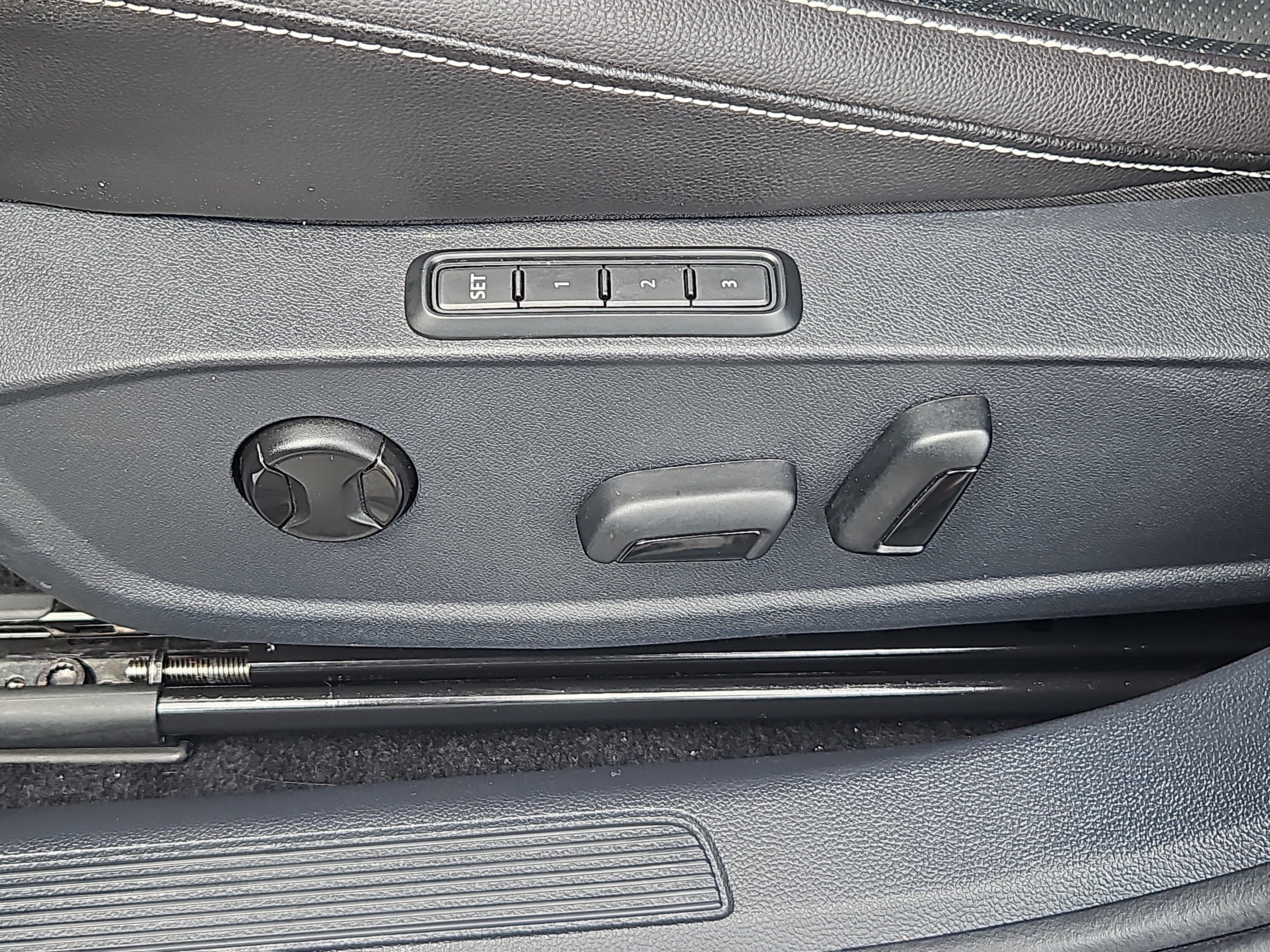Certified 2024 Volkswagen Jetta SEL FWD image 20