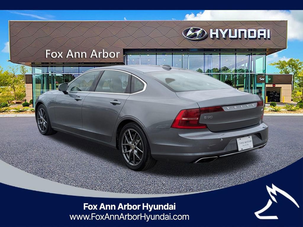 Used 2018 Volvo S90 T6 Momentum w/ Convenience Package image 3