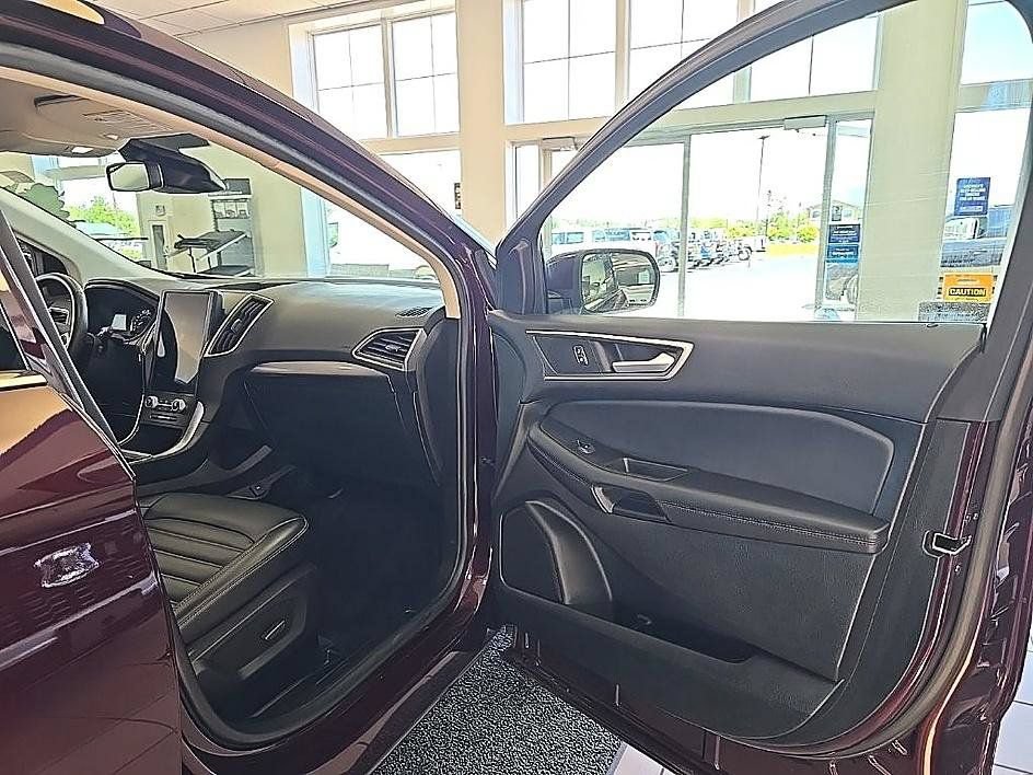 Used 2023 Ford Edge SEL AWD/4WD image 36