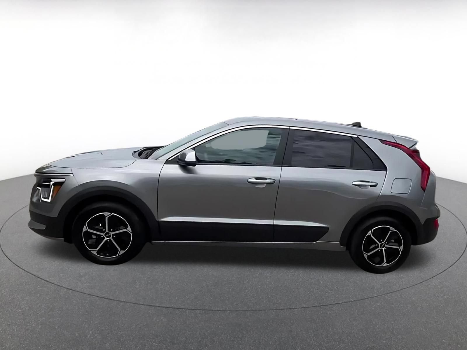 Used 2026 Kia Niro LX FWD image 9