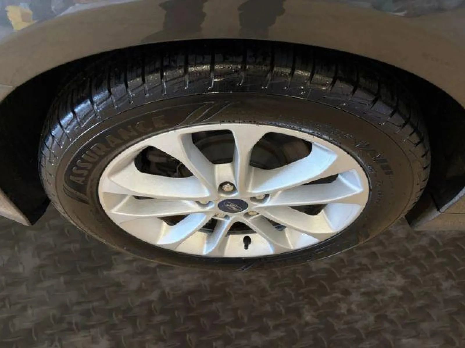 Used 2019 Ford Fusion SE image 32