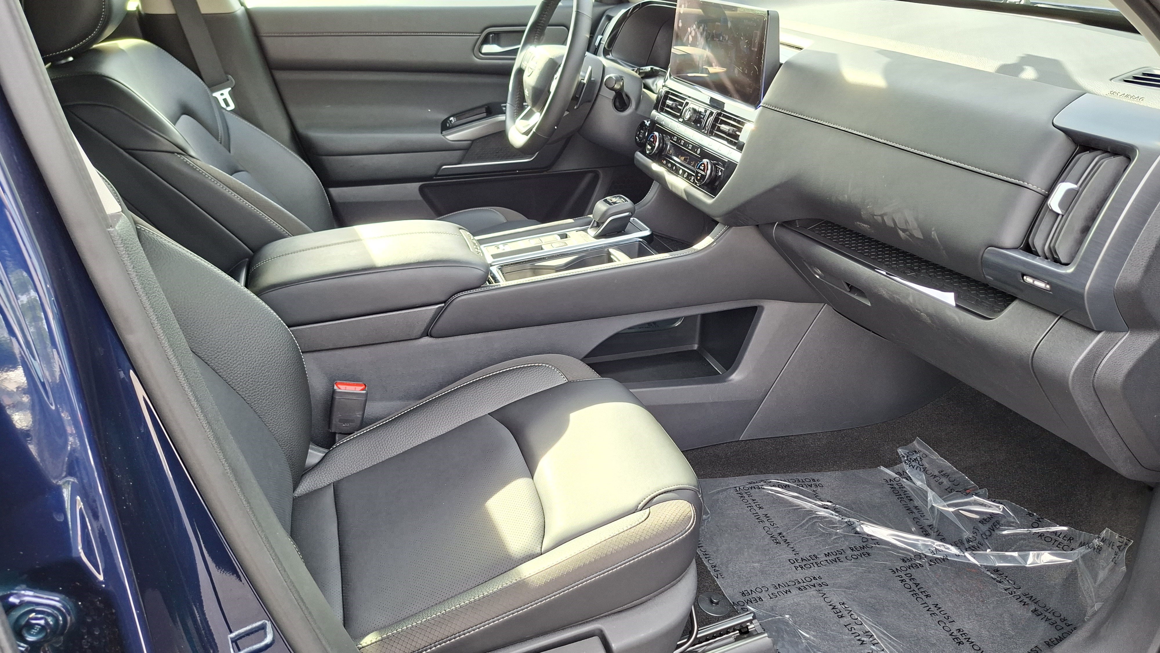 Used 2026 Nissan Pathfinder SL w/ SL Premium Package FWD image 24