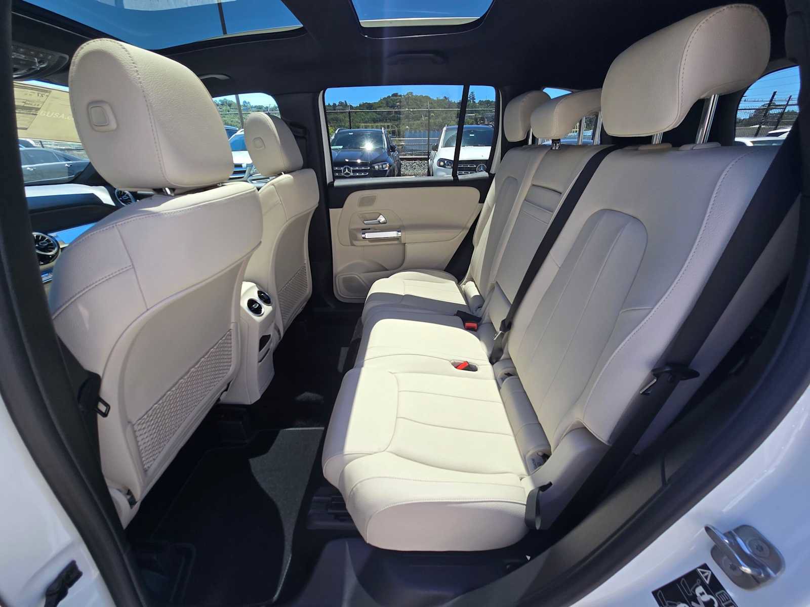 New 2026 Mercedes-Benz GLB 250 4MATIC image 16