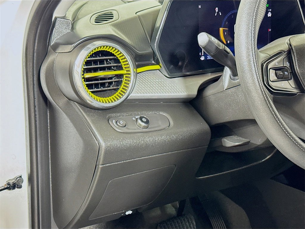 Used 2024 Chevrolet Trax LT image 8