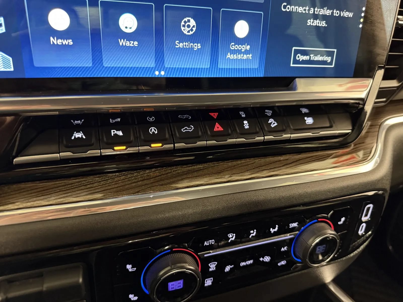 Used 2023 Chevrolet Silverado 1500 LT Trail Boss w/ LT Trail Boss Premium Package AWD/4WD image 27