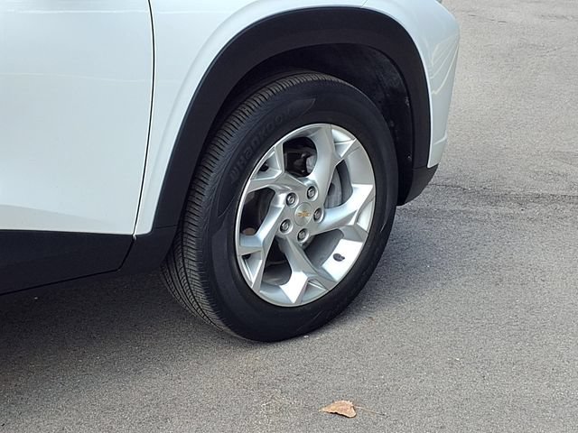Used 2024 Chevrolet Trax LS w/ LS Convenience Package FWD image 25