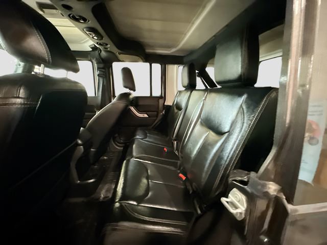 Used 2017 Jeep Wrangler Unlimited Rubicon w/ Connectivity Group image 23