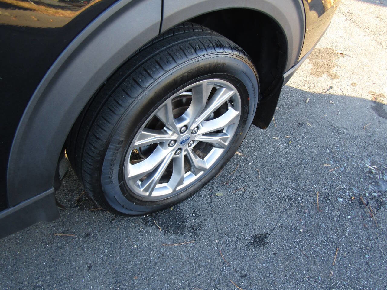 Used 2020 Ford Explorer XLT w/ Equipment Group 202A image 33