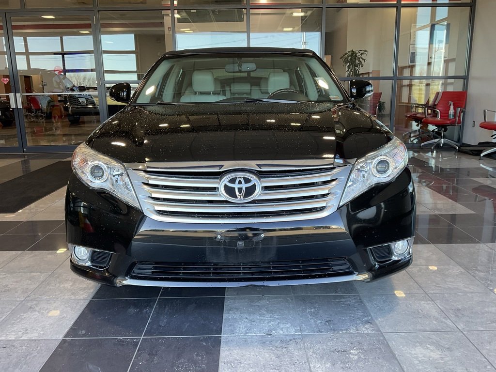 Used 2012 Toyota Avalon Limited image 2