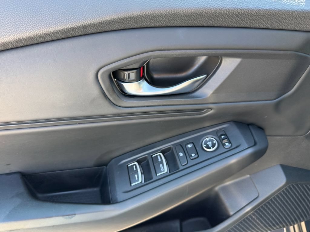 Used 2024 Honda Accord EX image 23