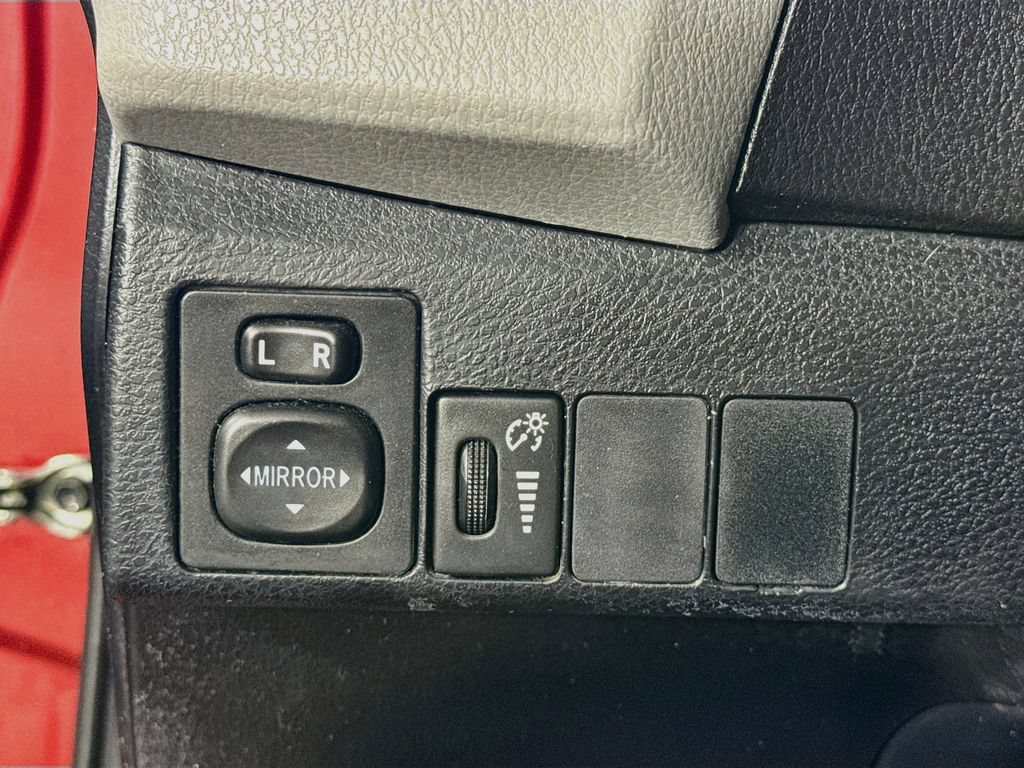 Used 2016 Toyota Corolla LE FWD image 17